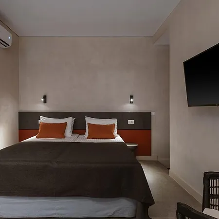 Grand Residences *